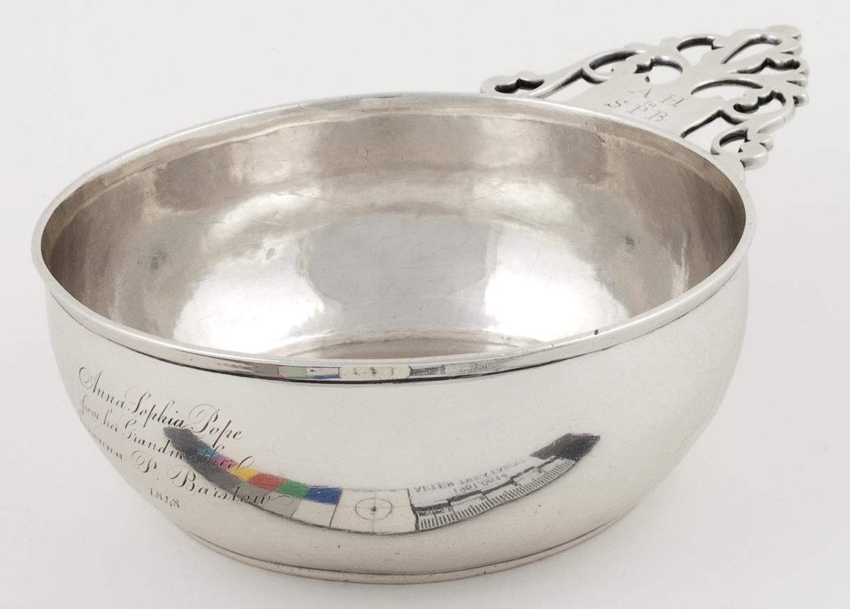 1961.0614 Porringer