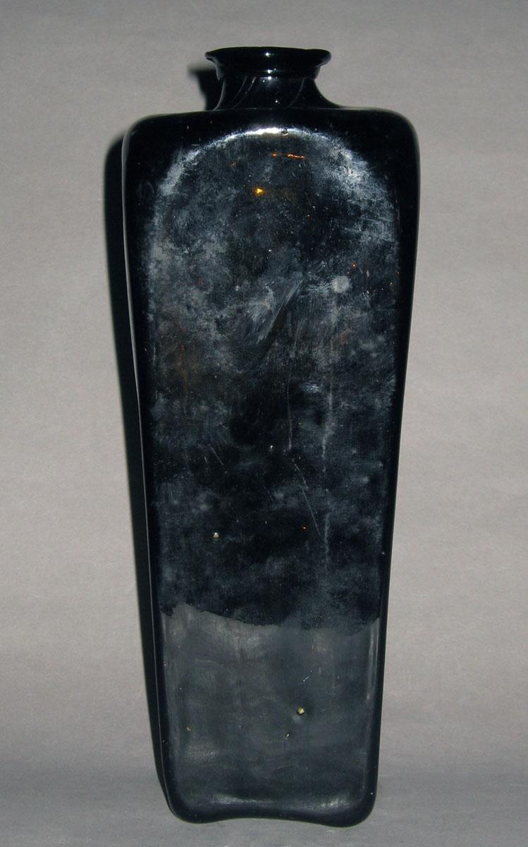 1961.0621.005 Glass case bottle