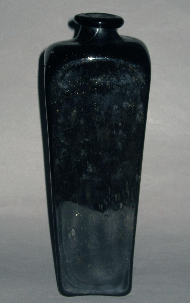 1961.0621.007 Glass case bottle