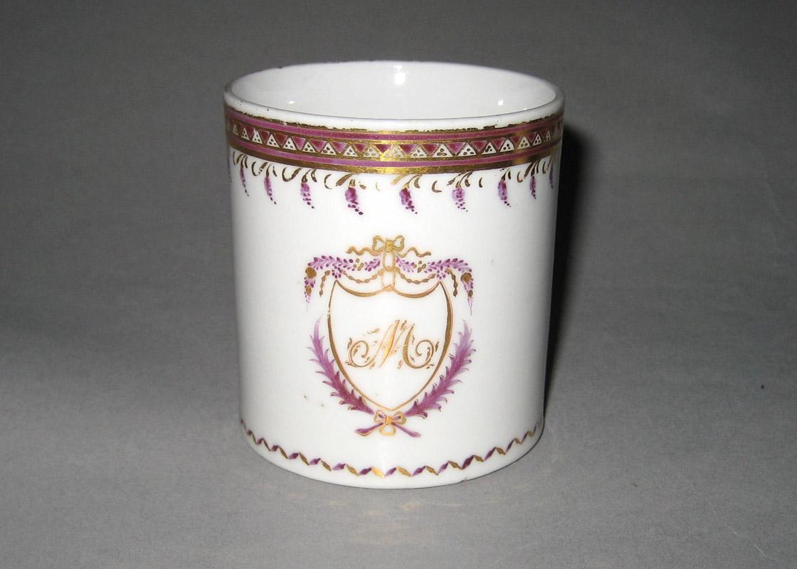 1961.0624.032 Porcelain Coffee Cup front