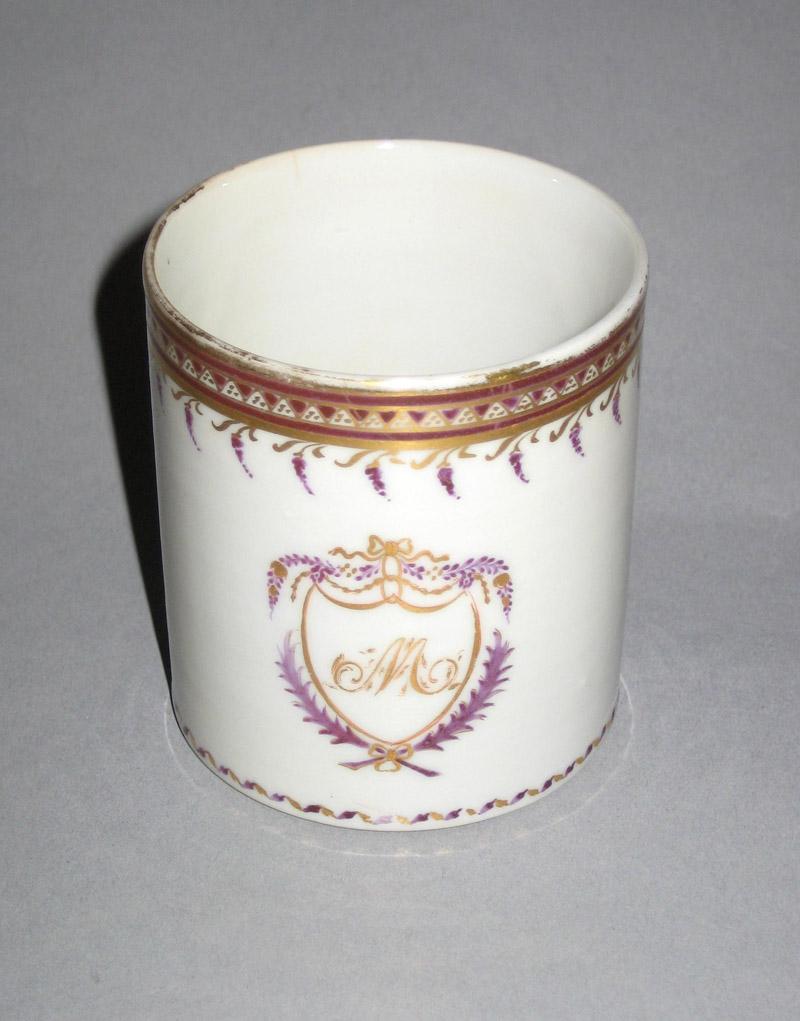1961.0624.042 Coffee cup front