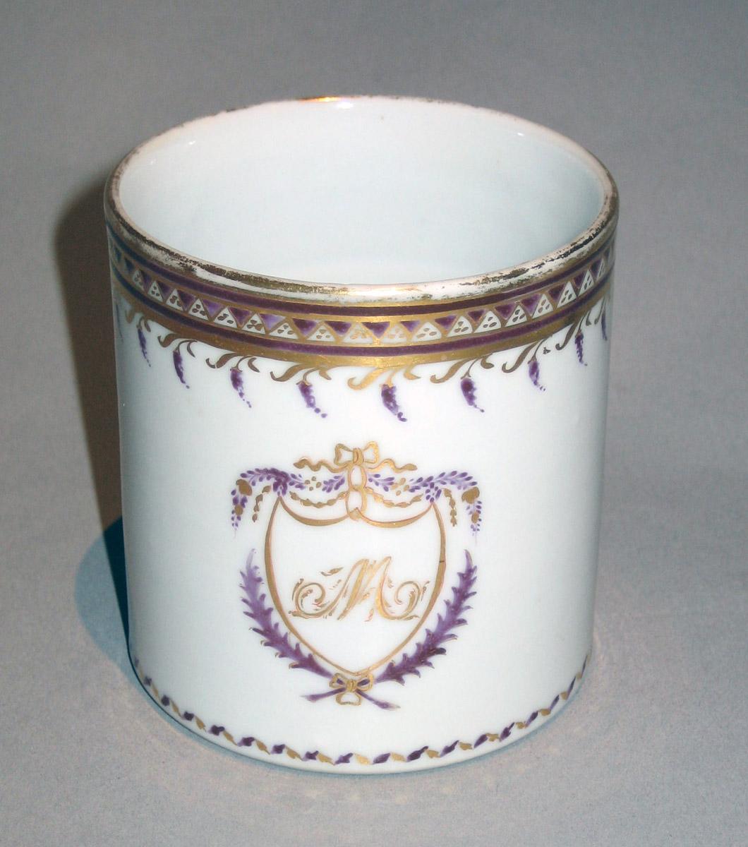 1961.0624.044 Coffee cup front