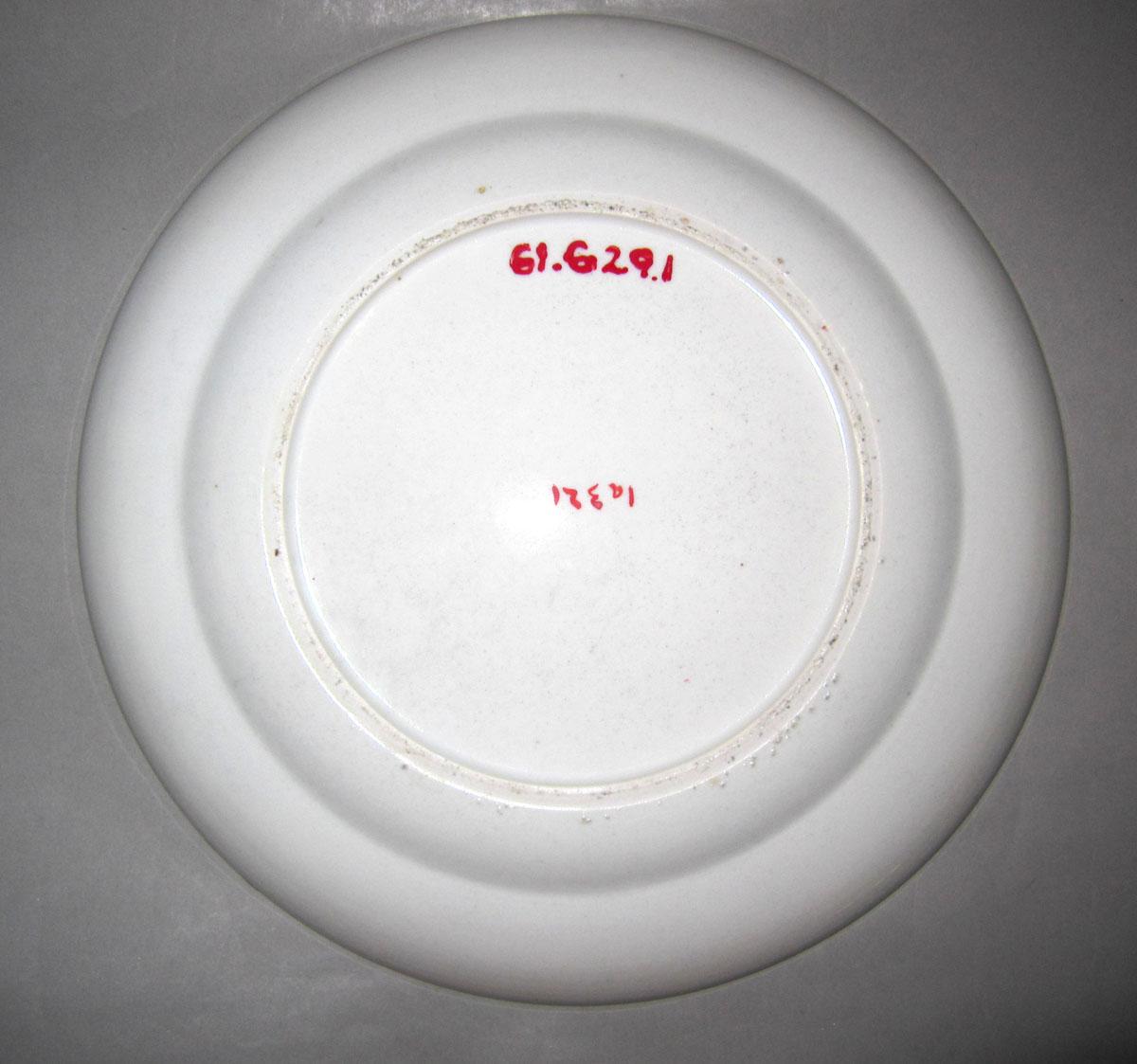 1961.0629.001 Porcelain plate underside