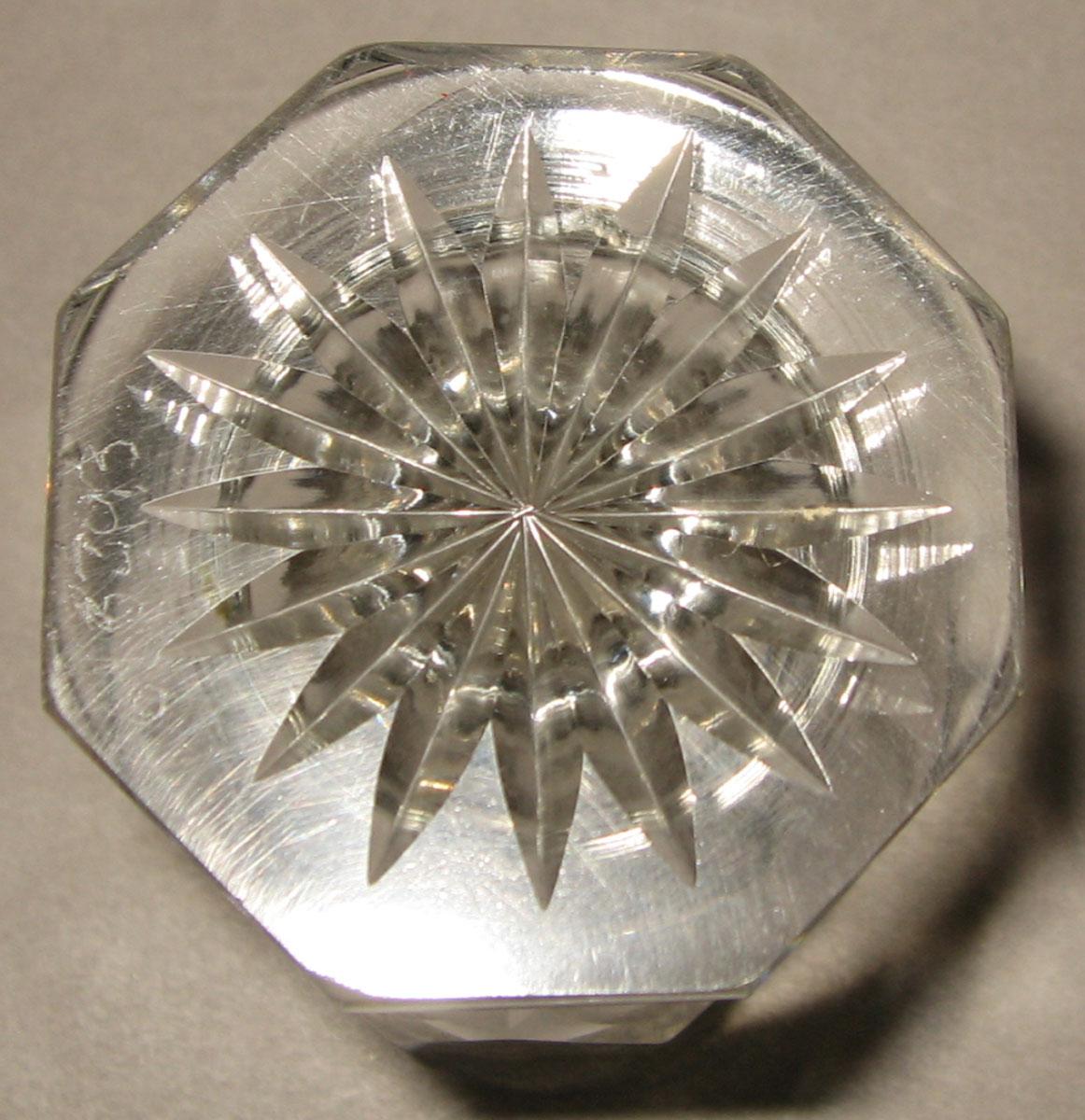 1961.0630.003 Glass ale glass (underside)