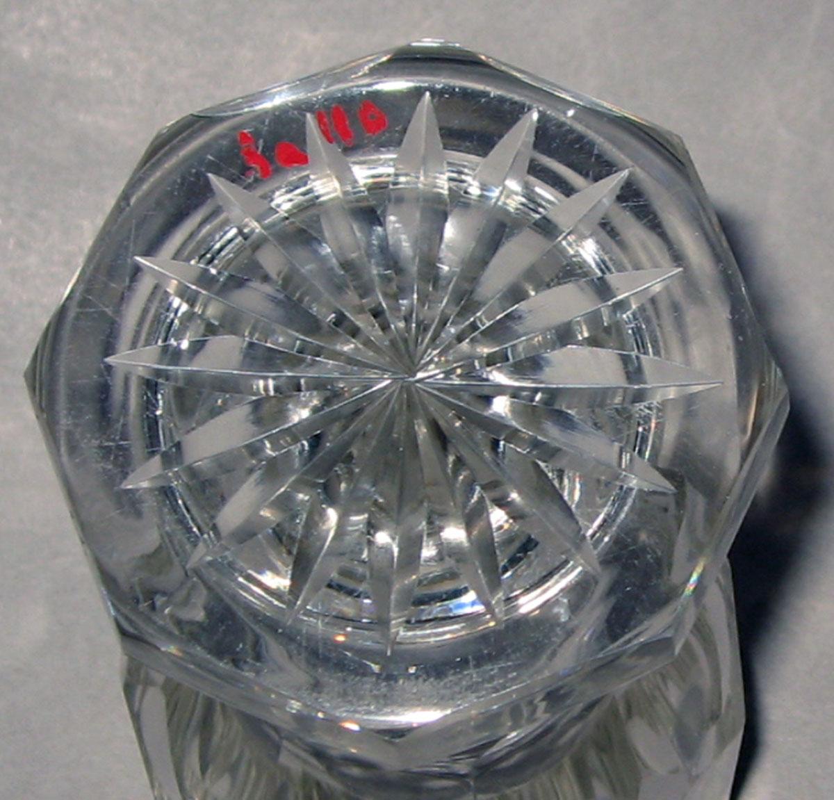 1961.0630.012 Glass ale glass (underside)