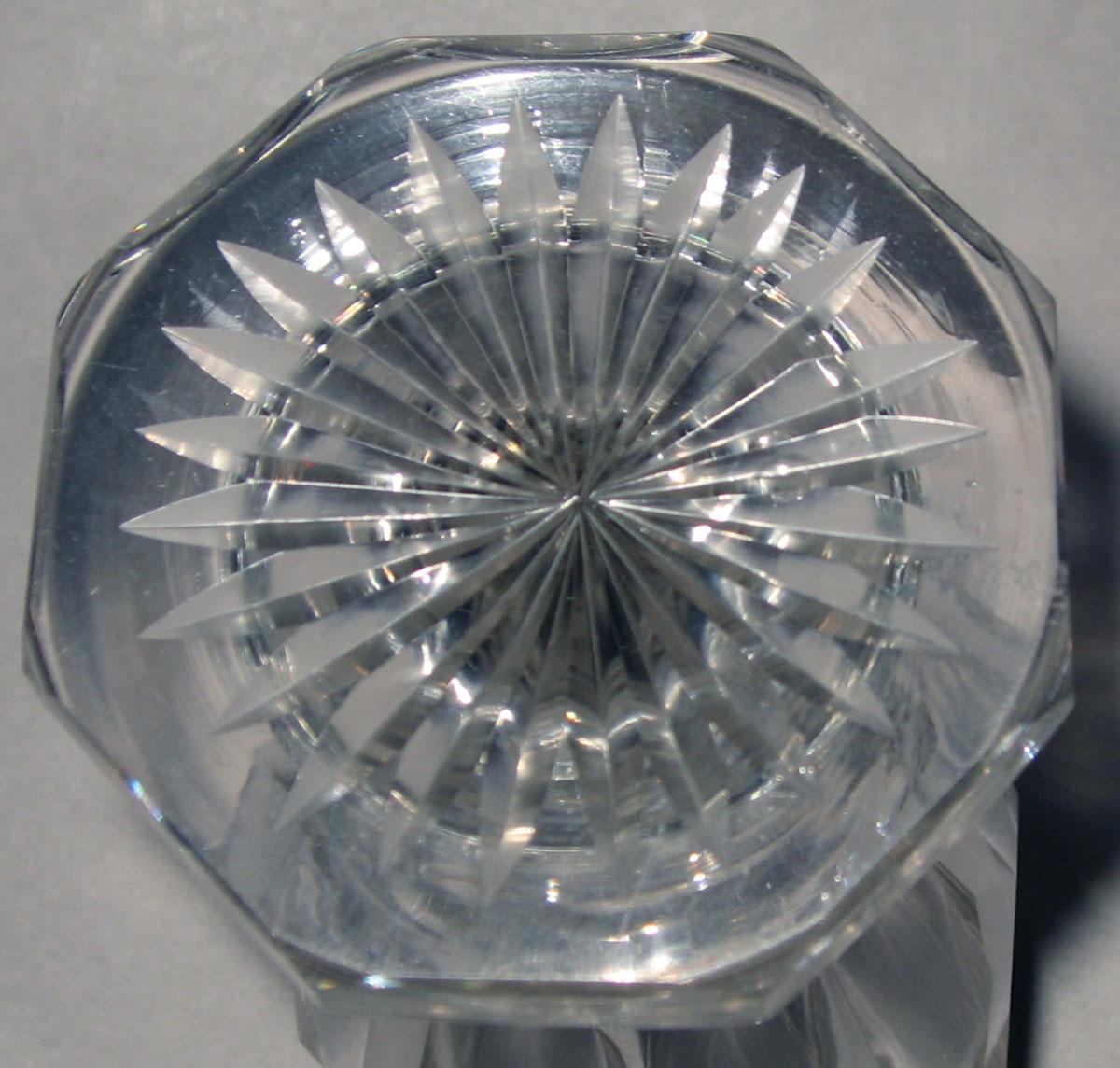 1961.0630.014 Colorless glass wineglass (underside)