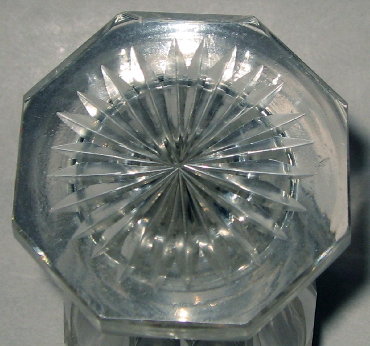 1961.0630.015 Colorless glass wineglass (underside)