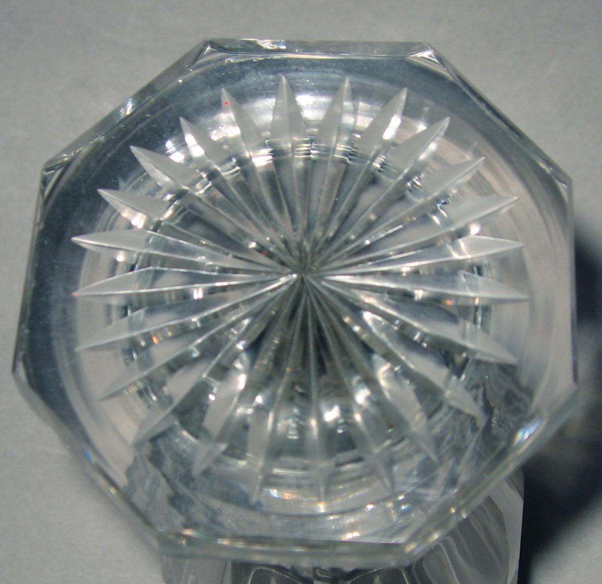 1961.0630.025 Colorless glass wineglass (underside)