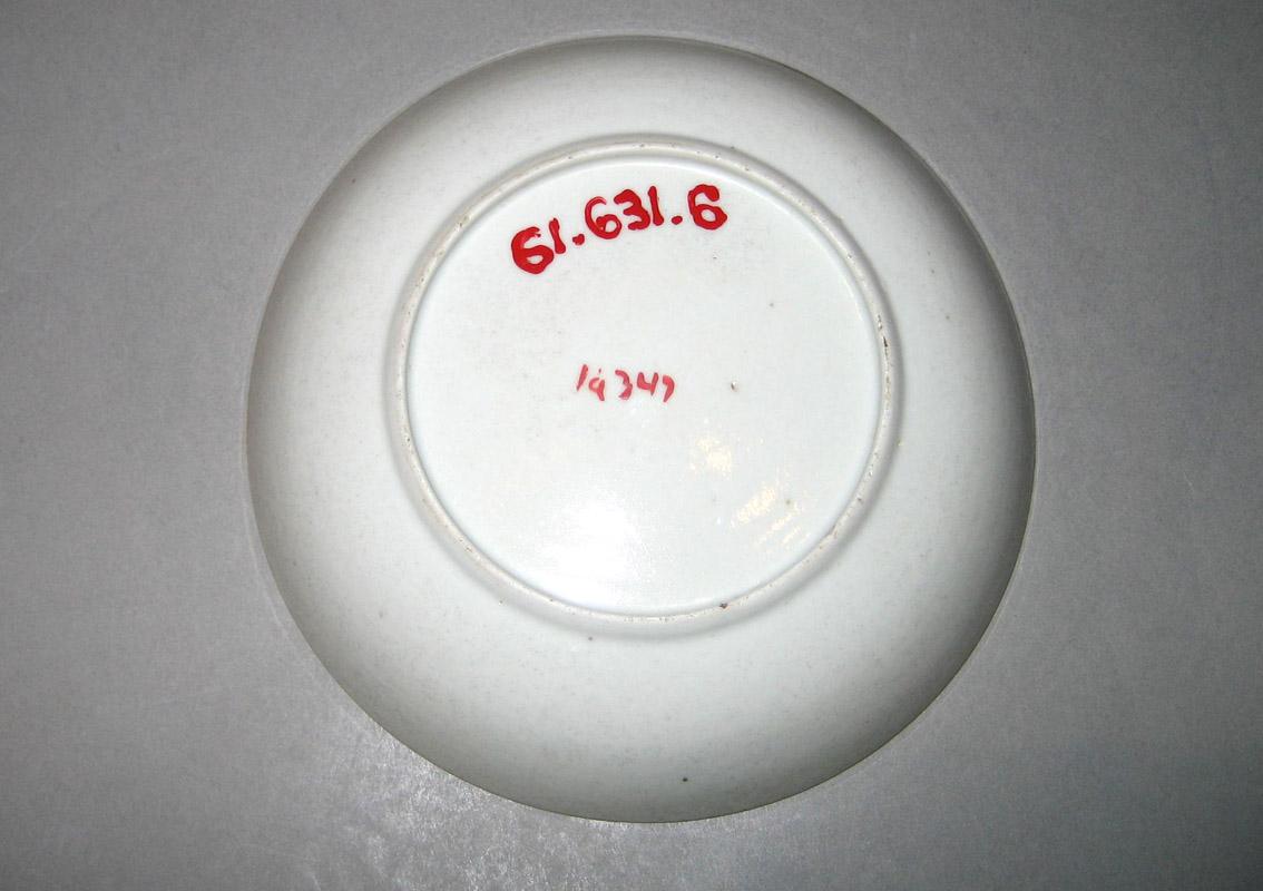 1961.0631.006 Saucer underside
