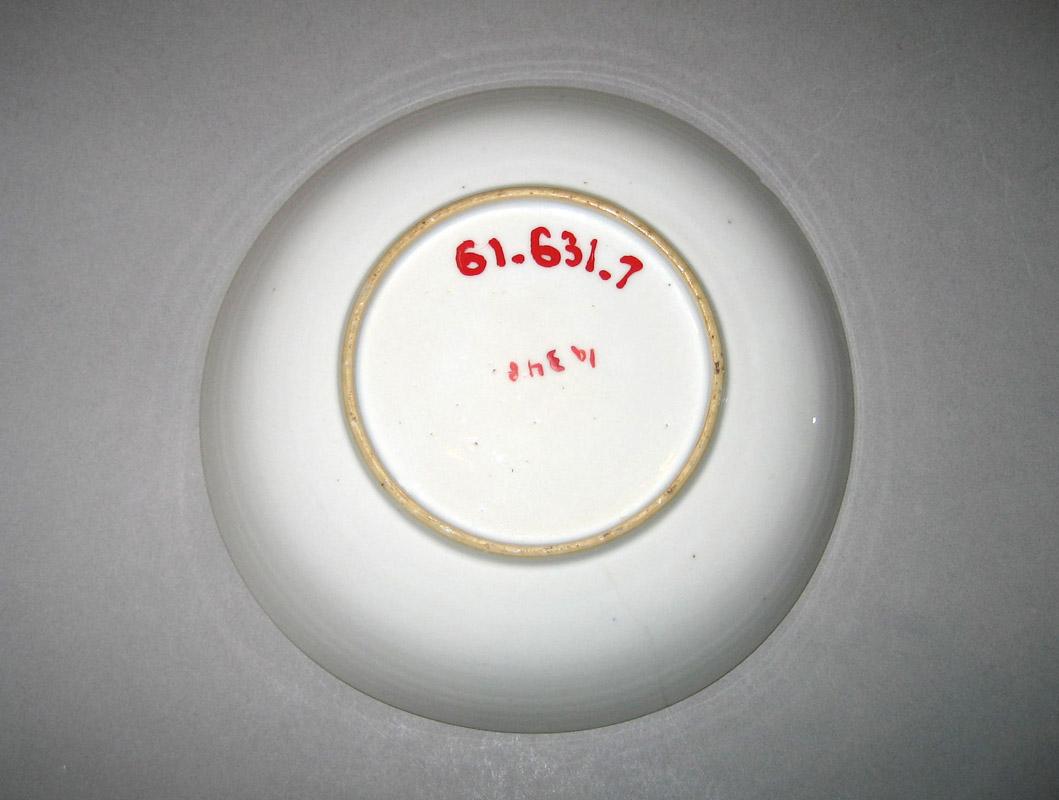 1961.0631.007 Saucer underside