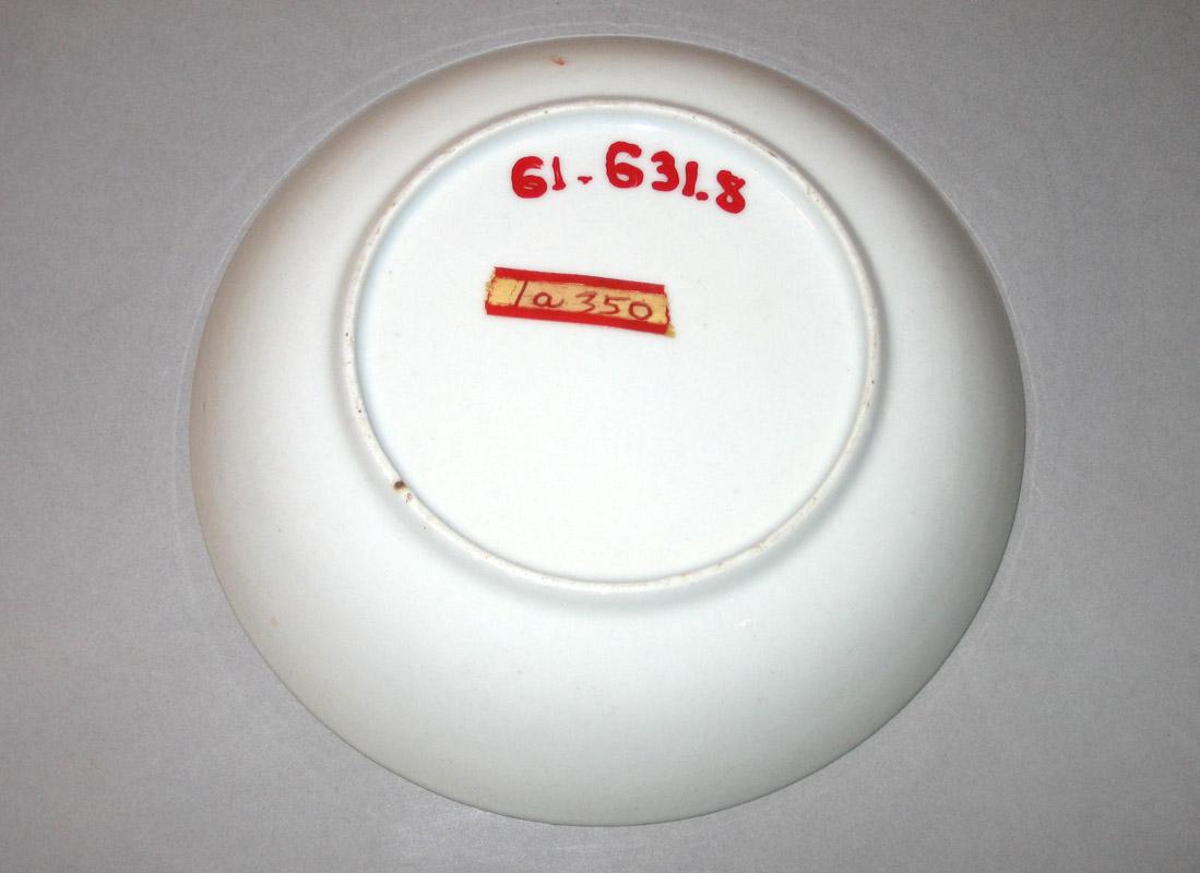 1961.0631.008 Saucer underside