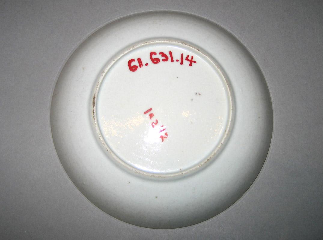 1961.0631.014 Saucer underside