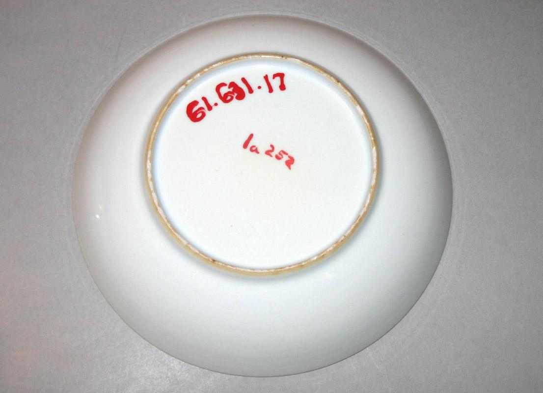 1961.0631.017 Saucer underside