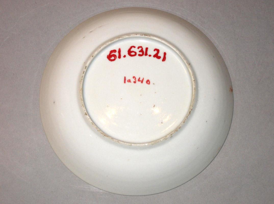 1961.0631.021 Saucer underside