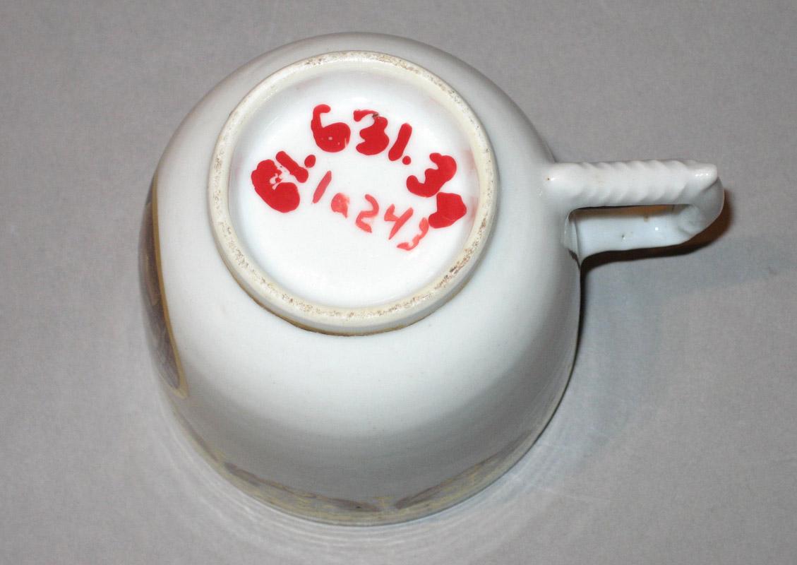 1961.0631.034 Coffee cup underside