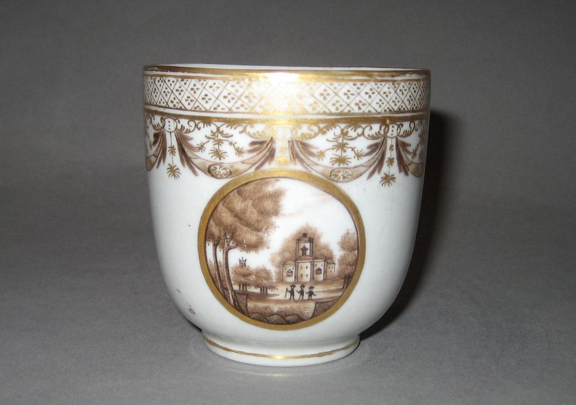 1961.0631.035 Coffee cup front
