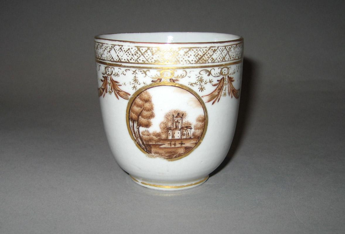 1961.0631.036 Coffee cup front