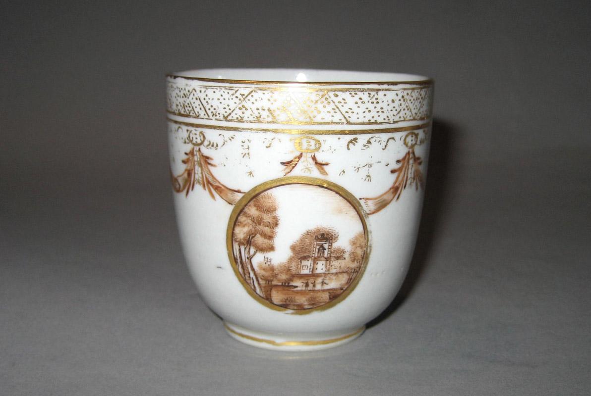 1961.0631.037 Coffee cup front