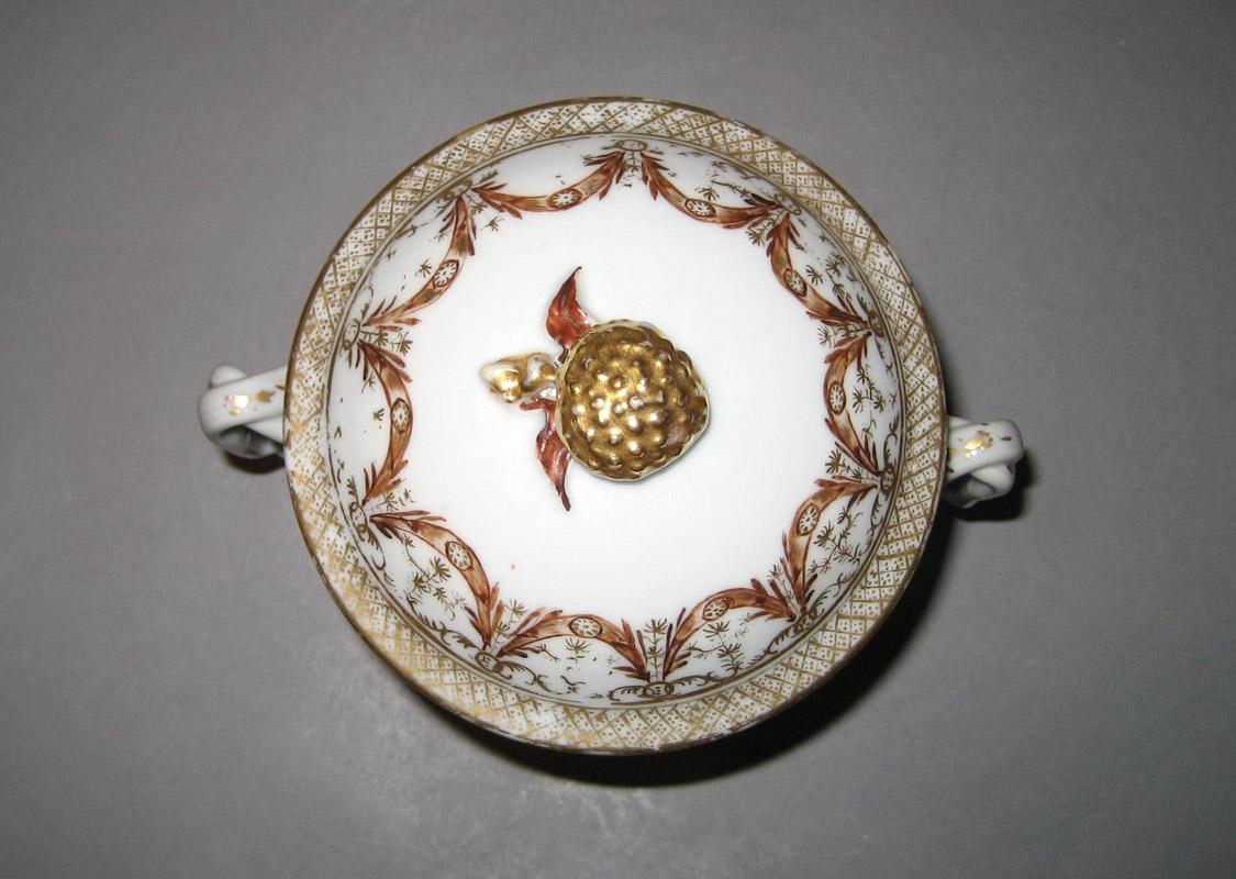 1961.0631.039 Sugar bowl upper
