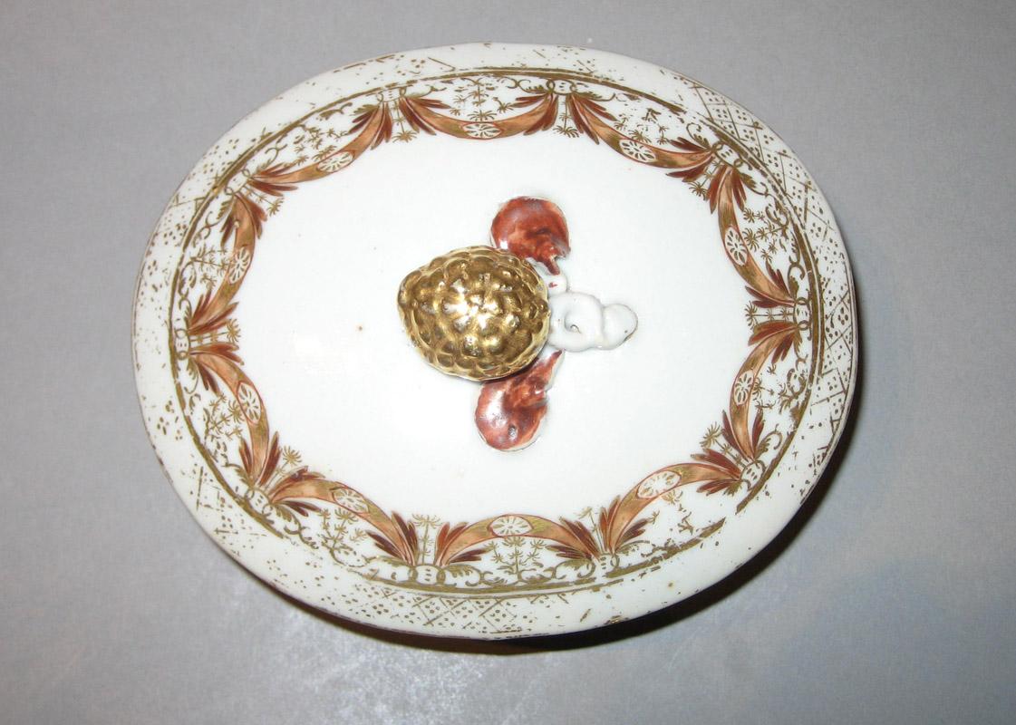 1961.0631.041 Tureen upper