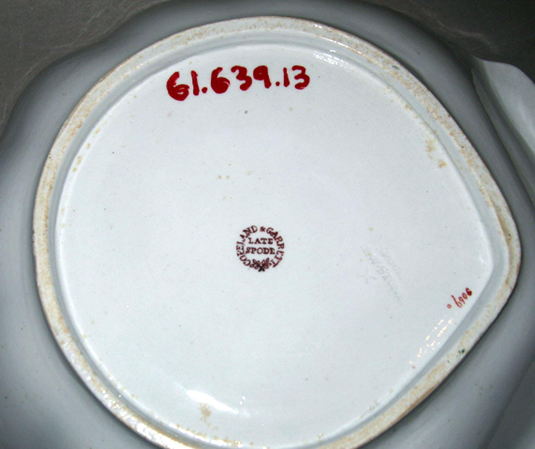 1961.0639.013 Spode ironstone dish (underside)