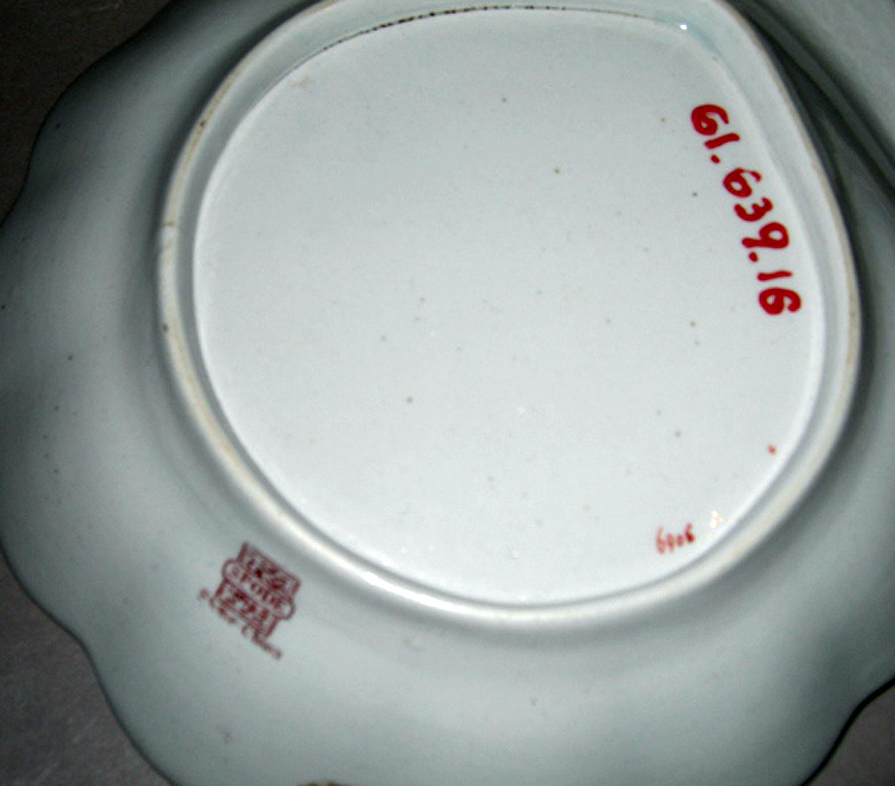 1961.0639.016 Spode ironstone dish (underside)