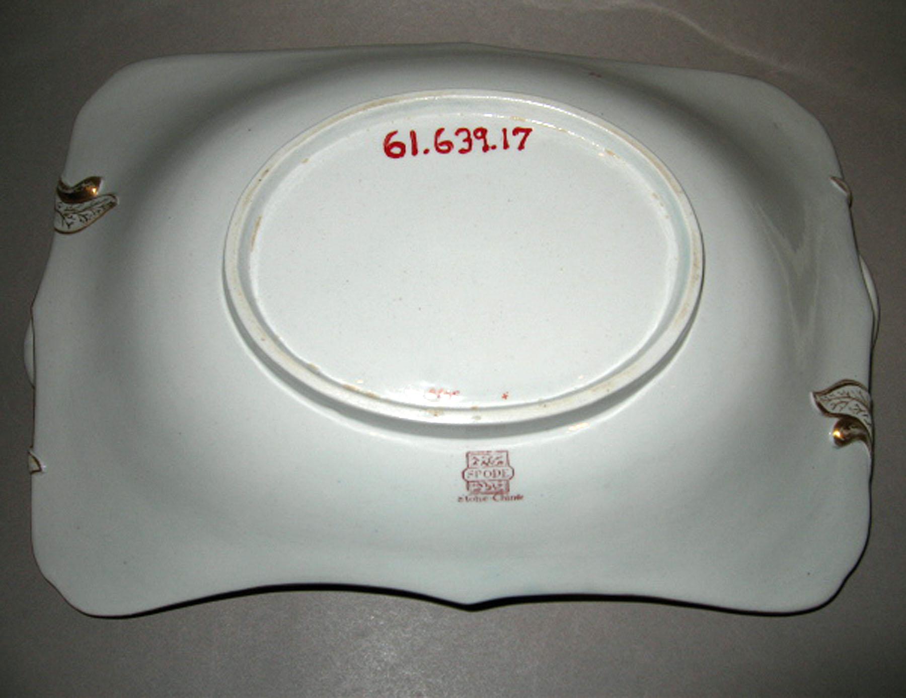 1961.0639.017 Spode ironstone dish (underside)