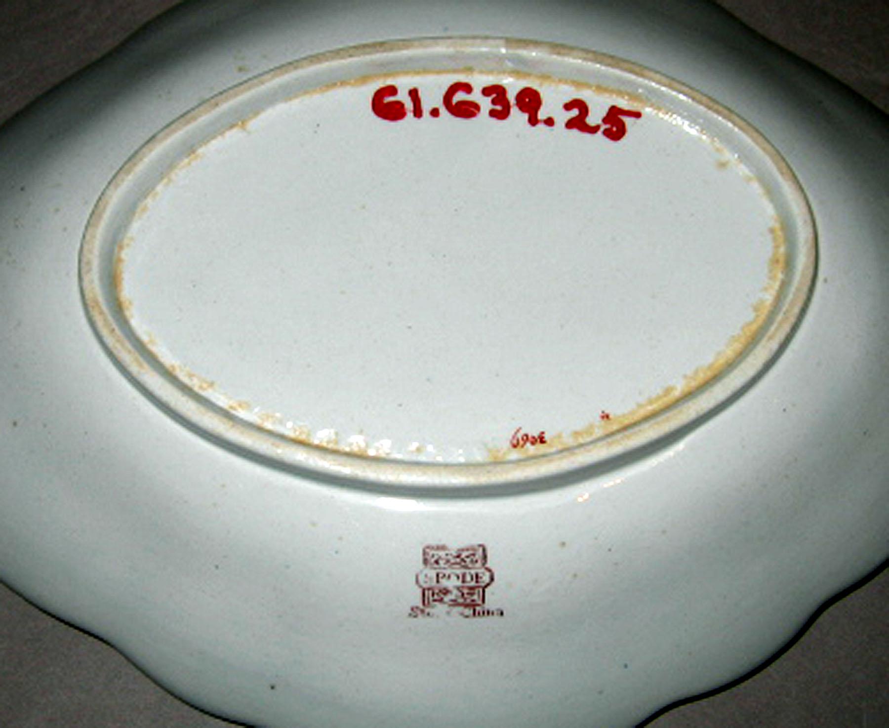 1961.0639.025 Spode ironstone dish (underside)