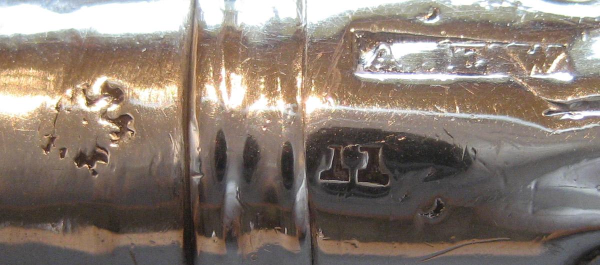 1961.0643.003 Knife marks