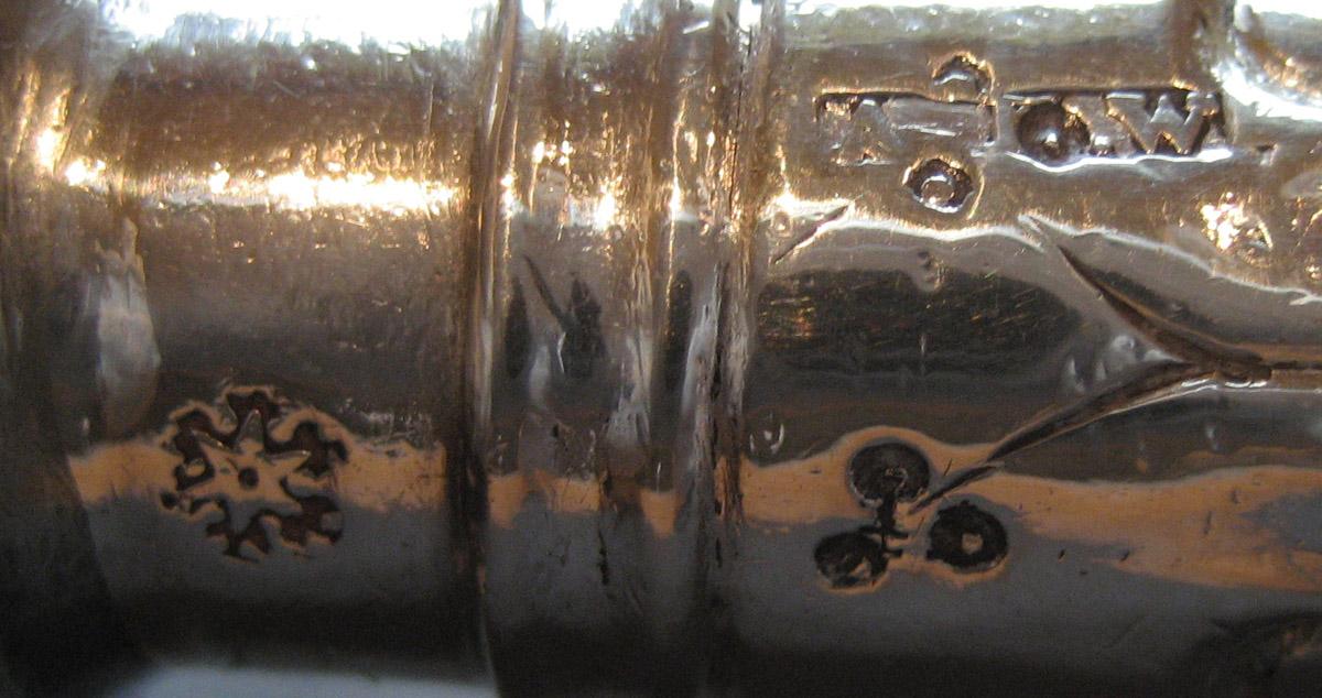 1961.0643.006 Knife marks
