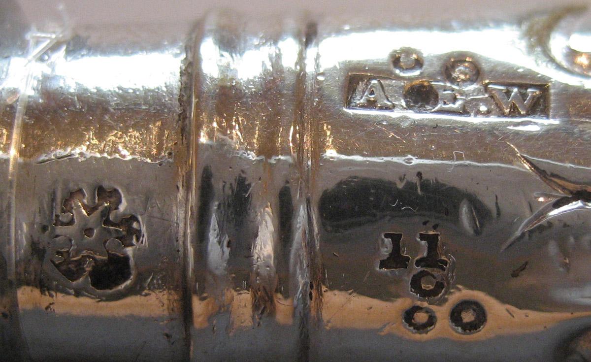 1961.0643.007 Knife marks