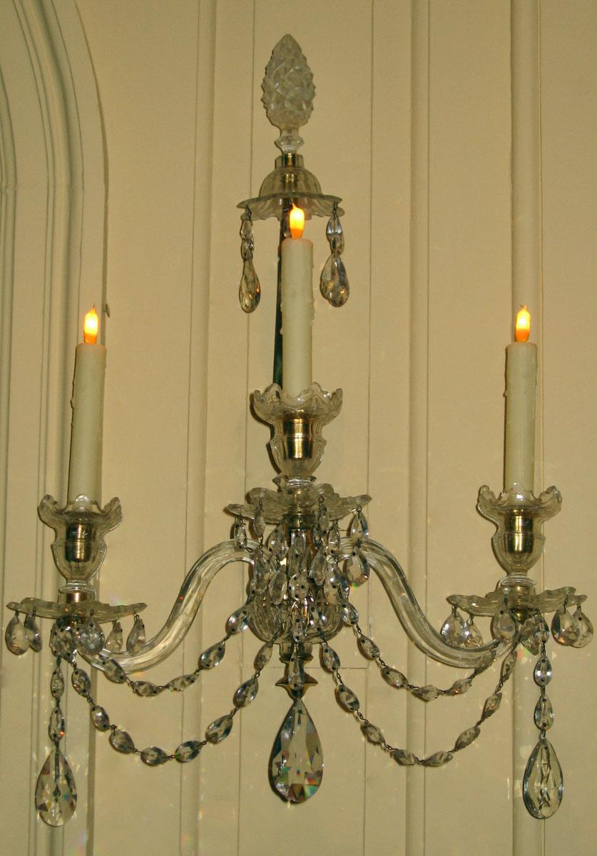 1961.0644.006 Glass sconce