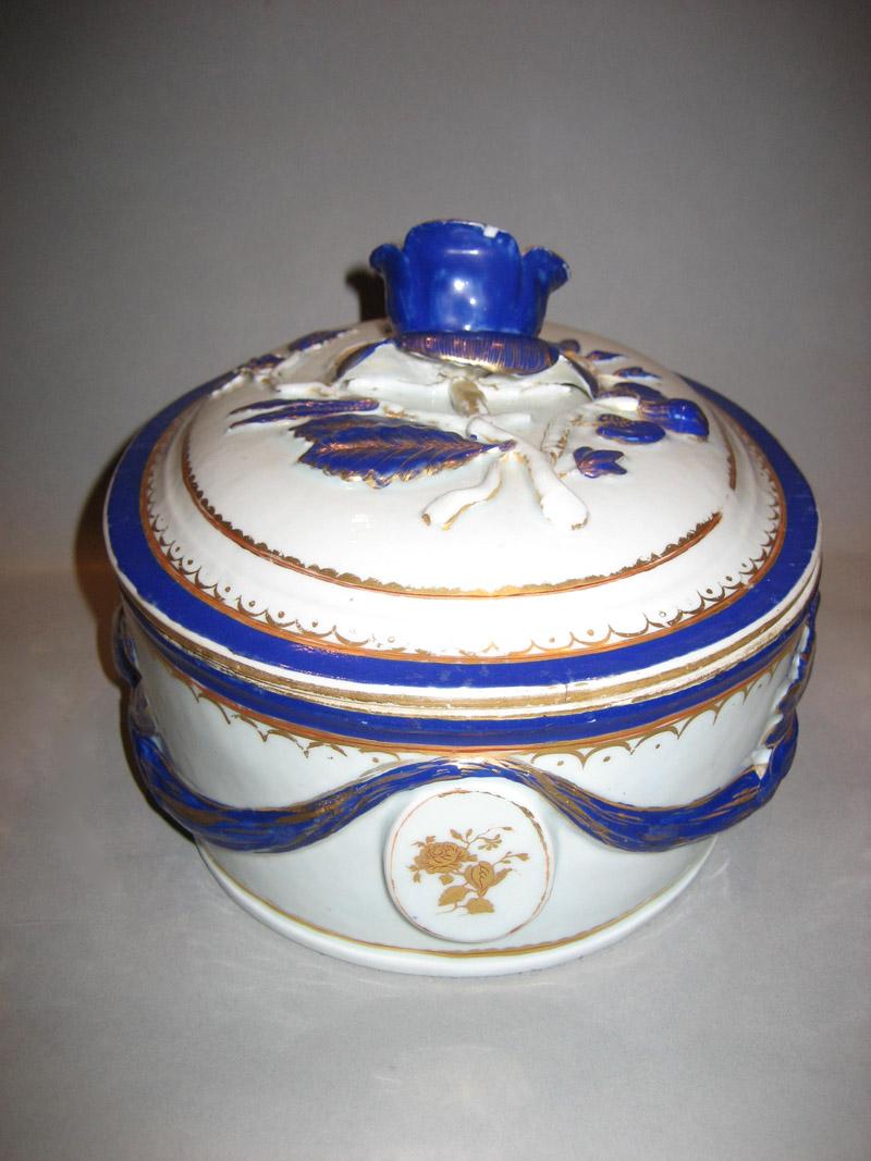1961.0647.001 Tureen side