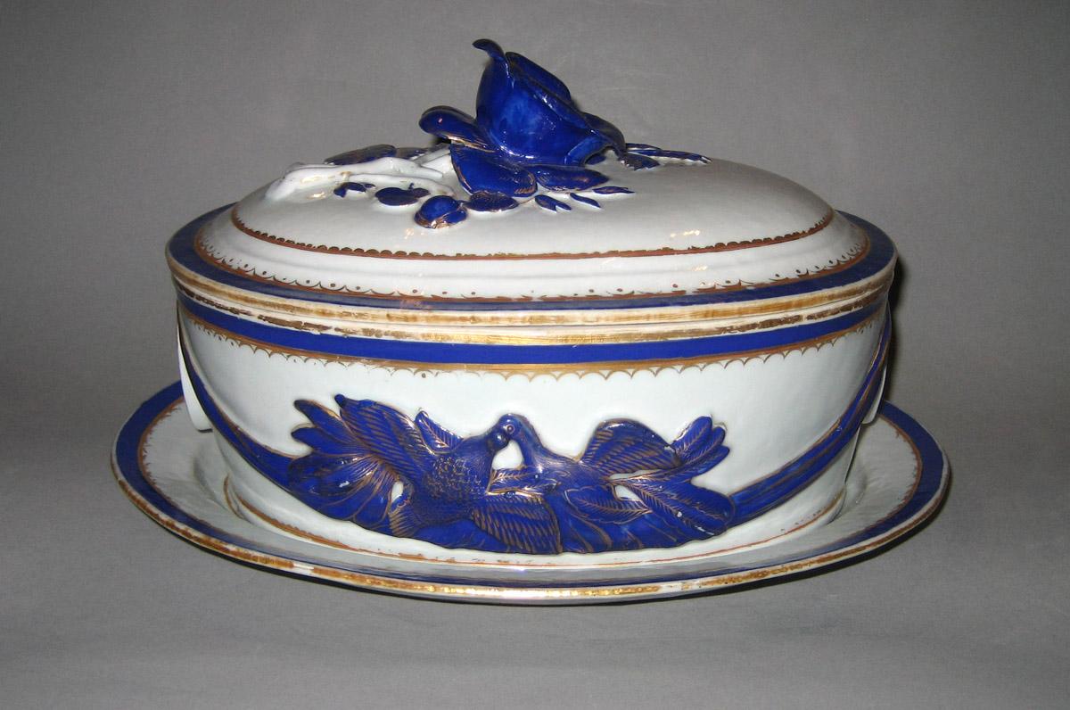 1961.0647.002 Tureen and dish