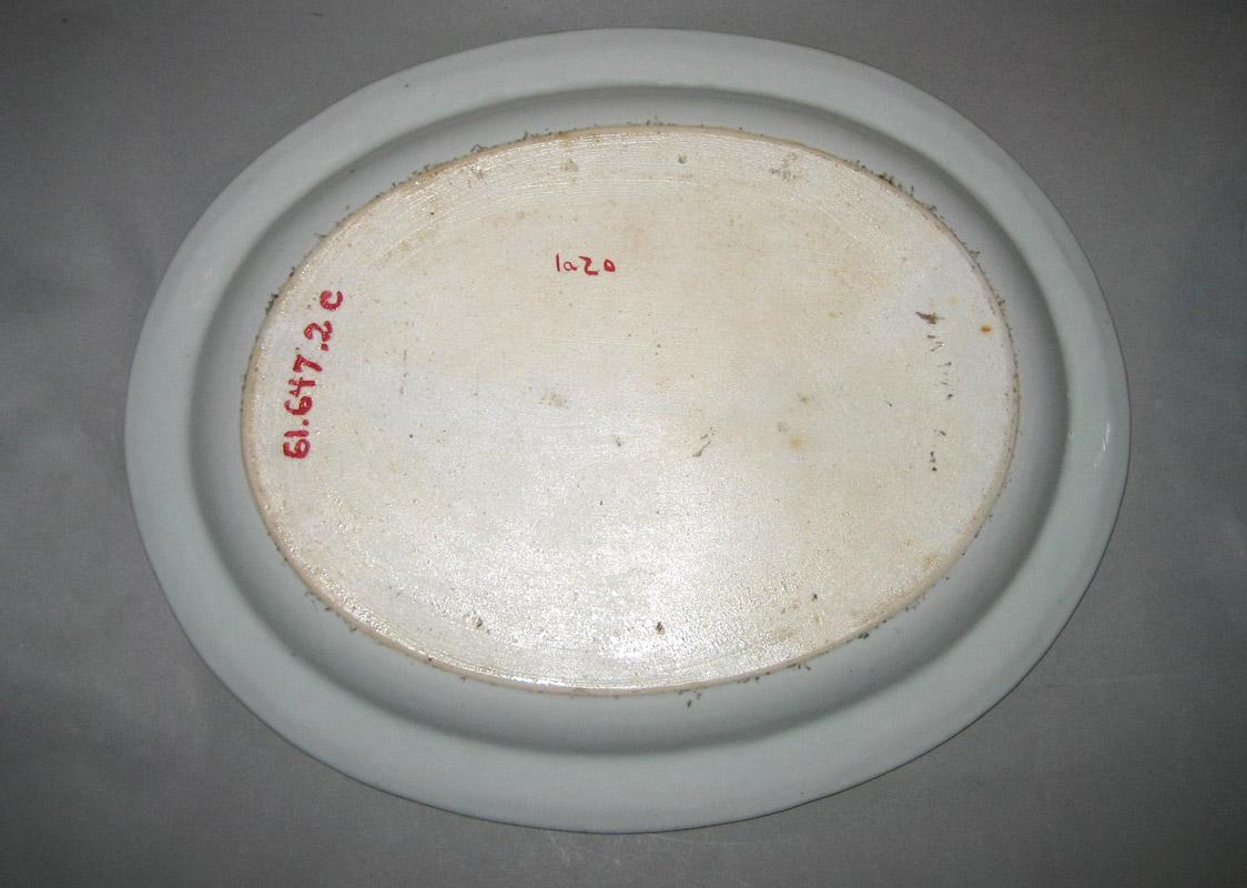 1961.0647.002 Dish underside