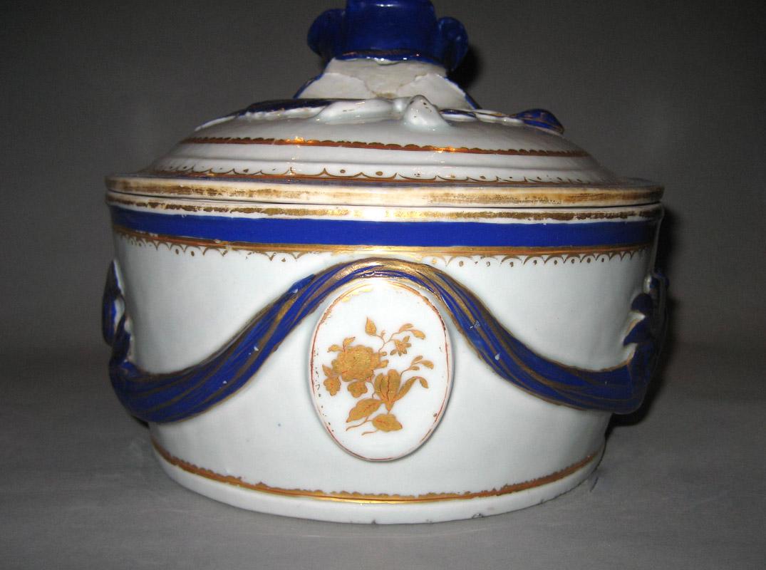 1961.0647.002 Tureen side