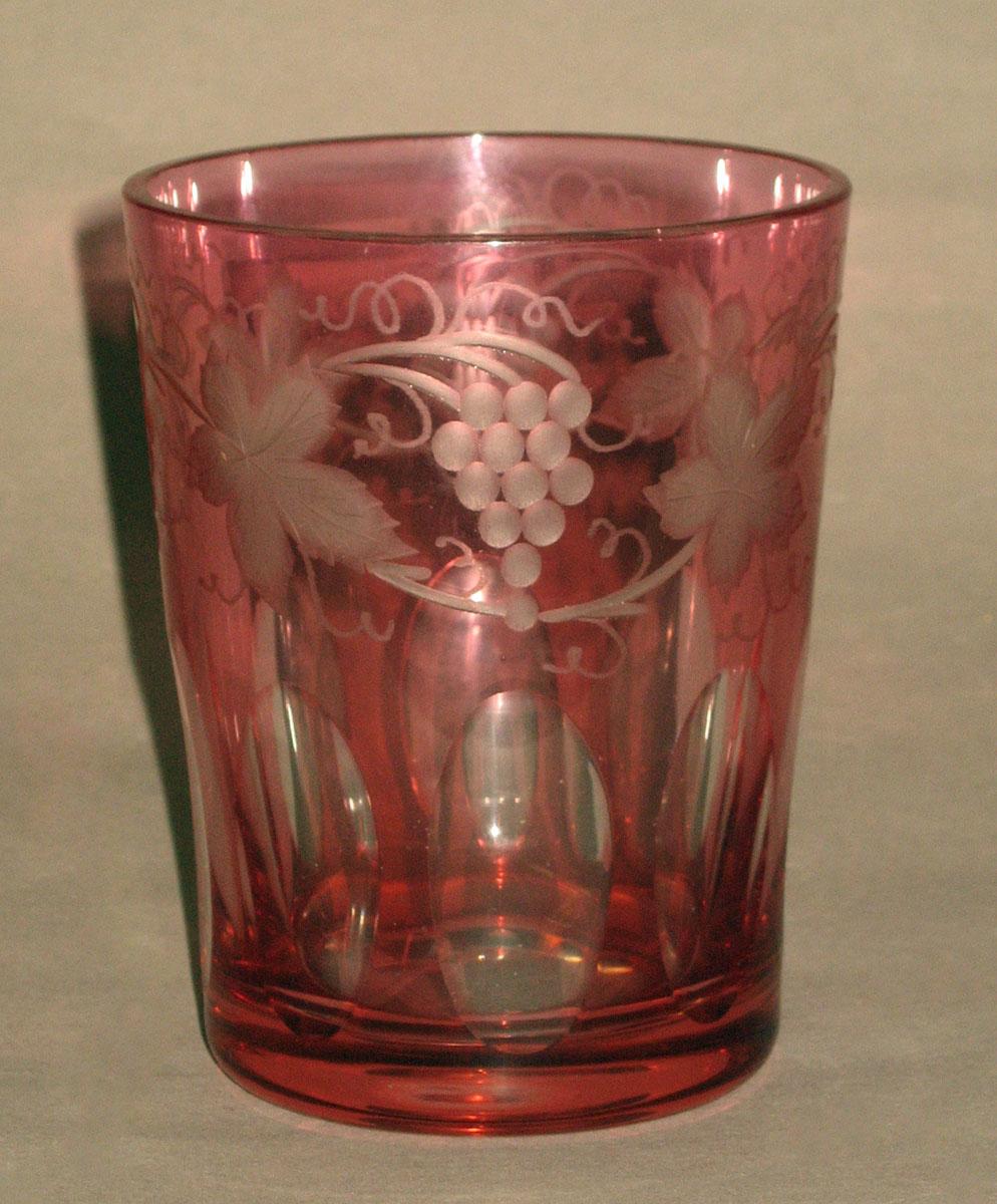 1961.0648.001 Glass tumbler