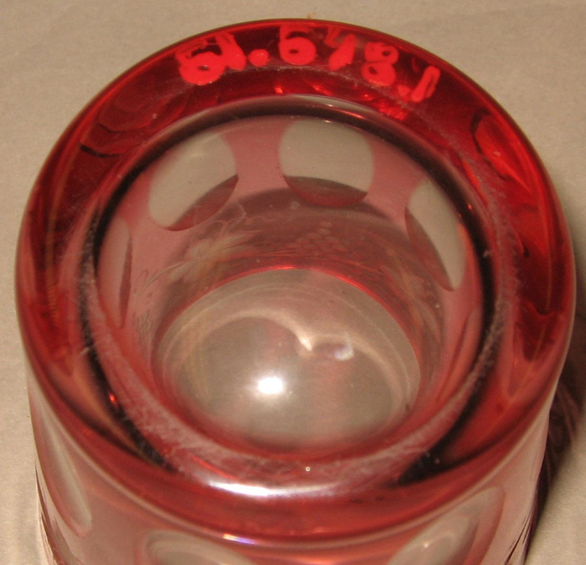 1961.0648.001 Glass tumbler (underside)