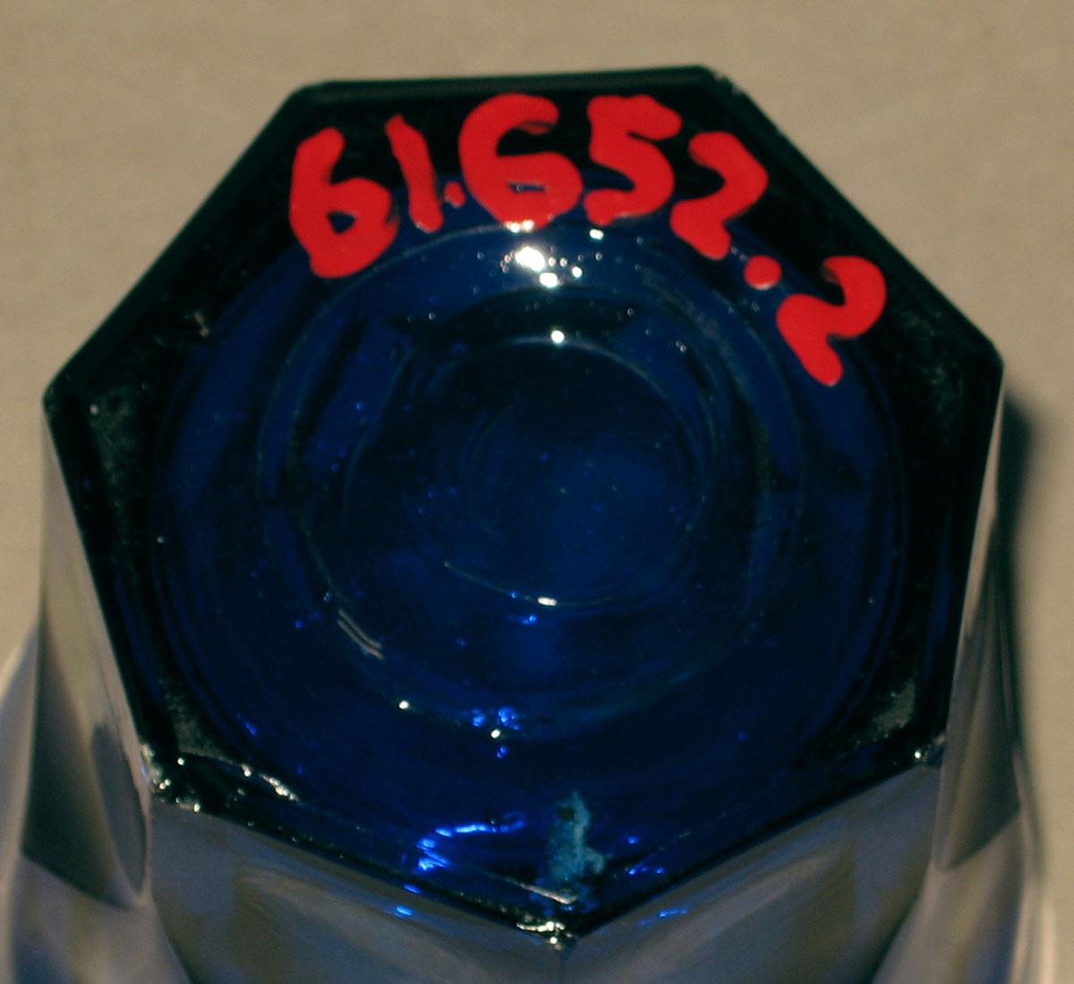 1961.0652.002 Glass tumbler (underside)
