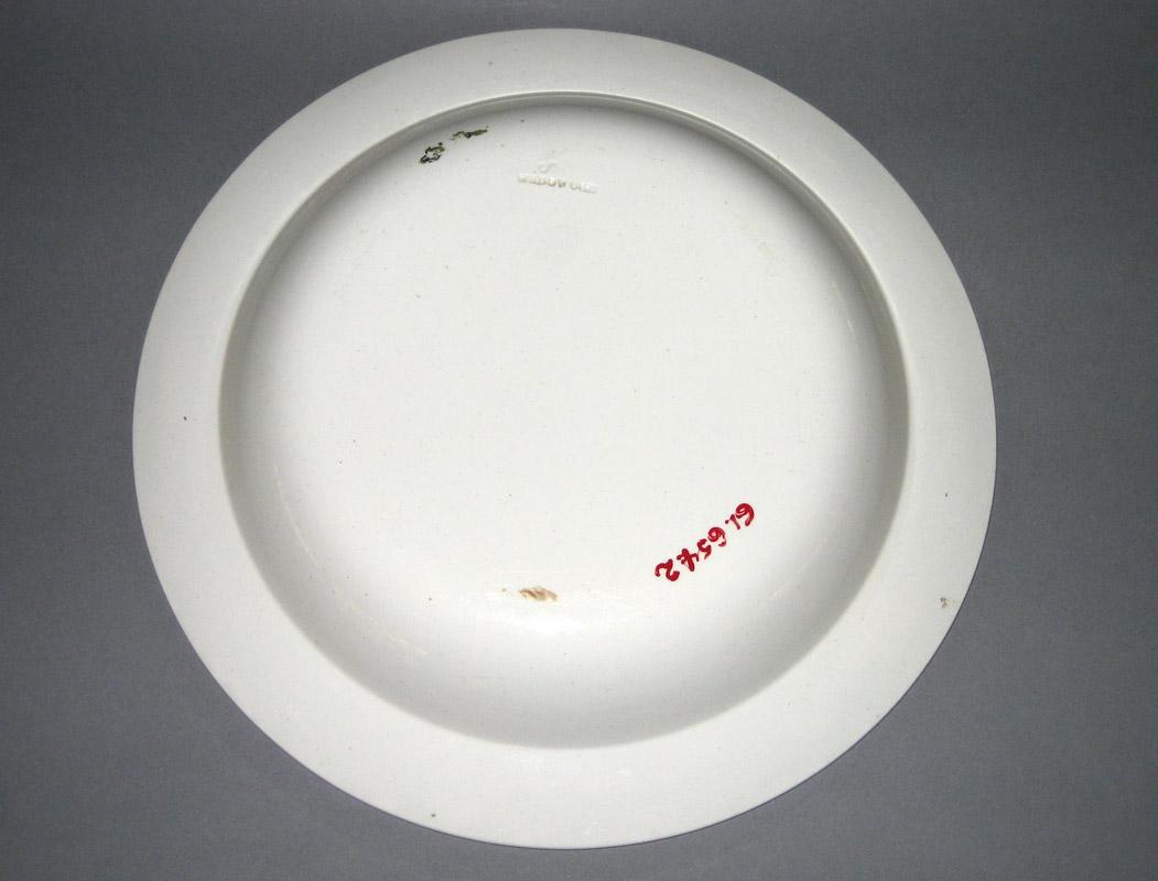 1961.0654.002 Plate or bowl underside