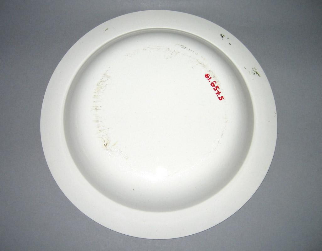 1961.0654.005 Plate or bowl underside