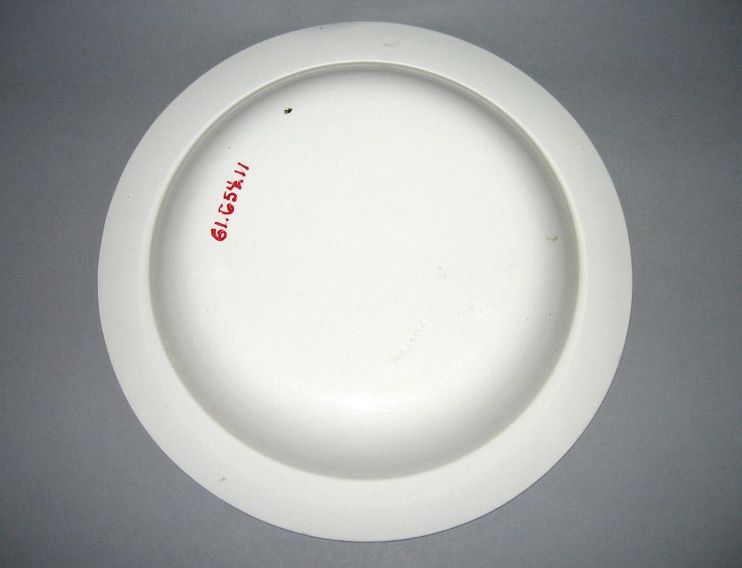 1961.0654.0011 Plate or bowl underside
