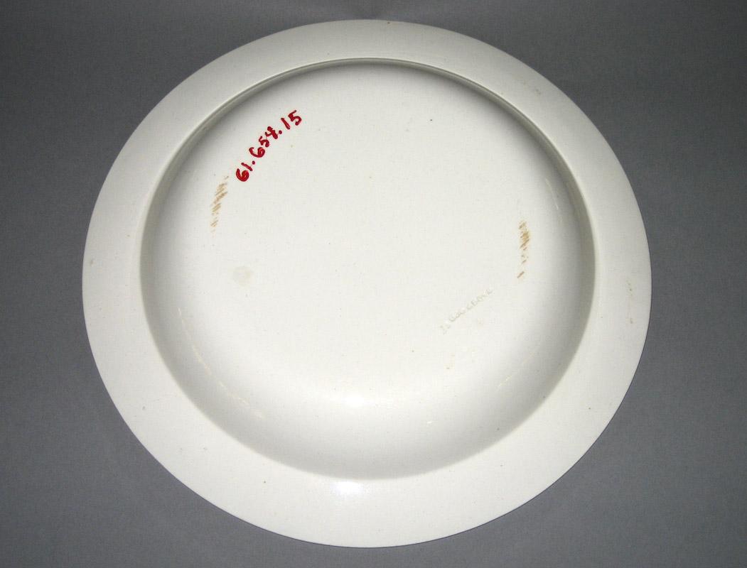 1961.0654.0015 Plate or bowl underside