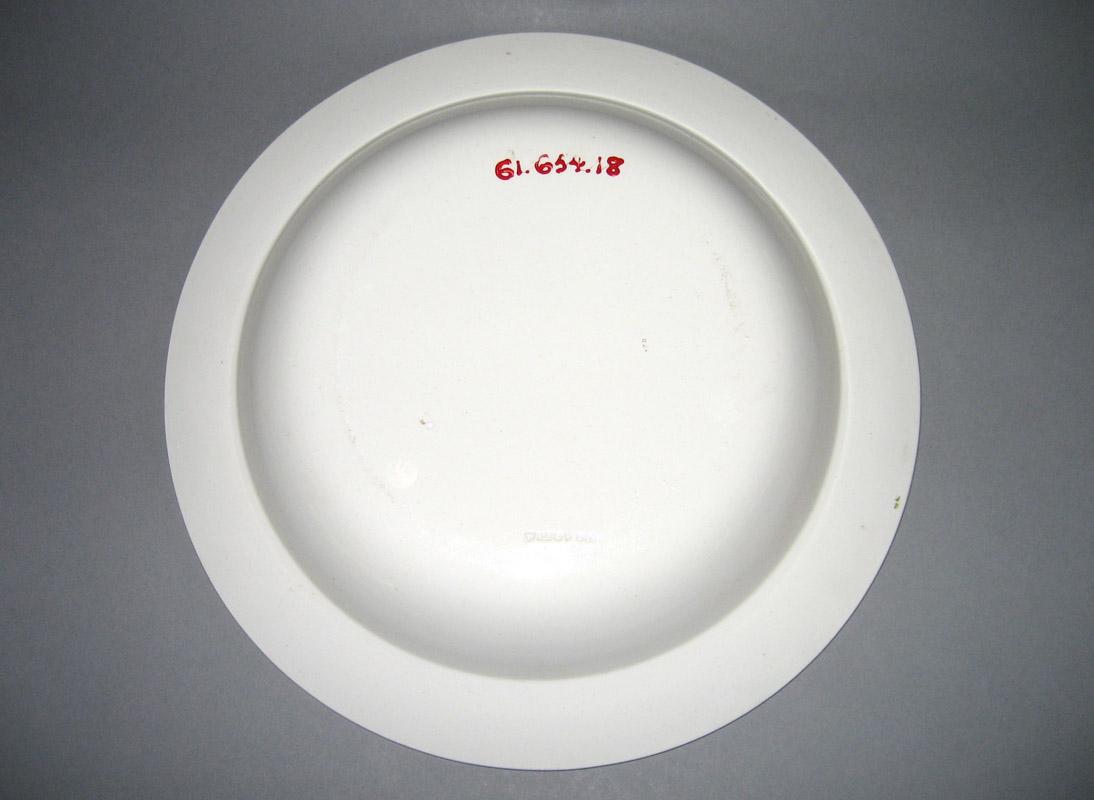 1961.0654.0018 Plate or bowl underside