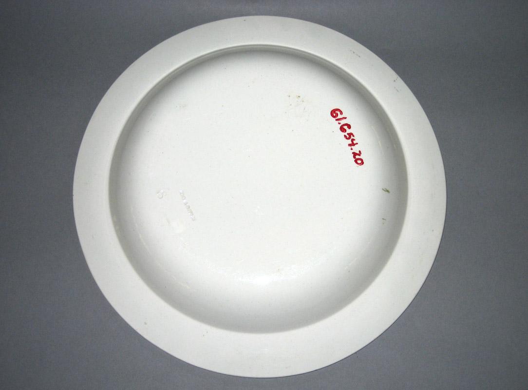 1961.0654.0020 Plate or bowl underside
