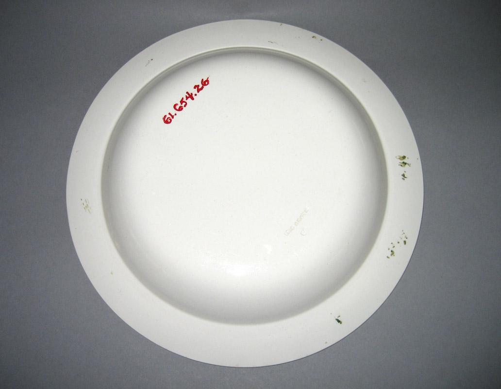 1961.0654.0026 Plate or bowl underside