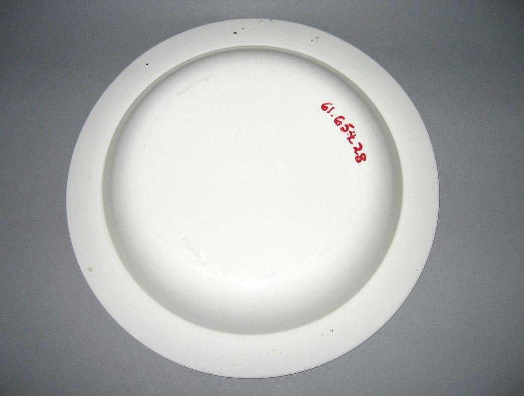 1961.0654.0028 Plate or bowl underside