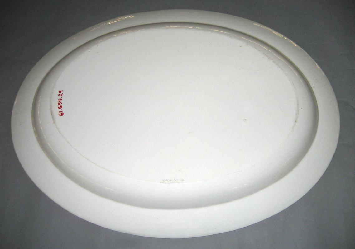 1961.0654.0029 Dish underside