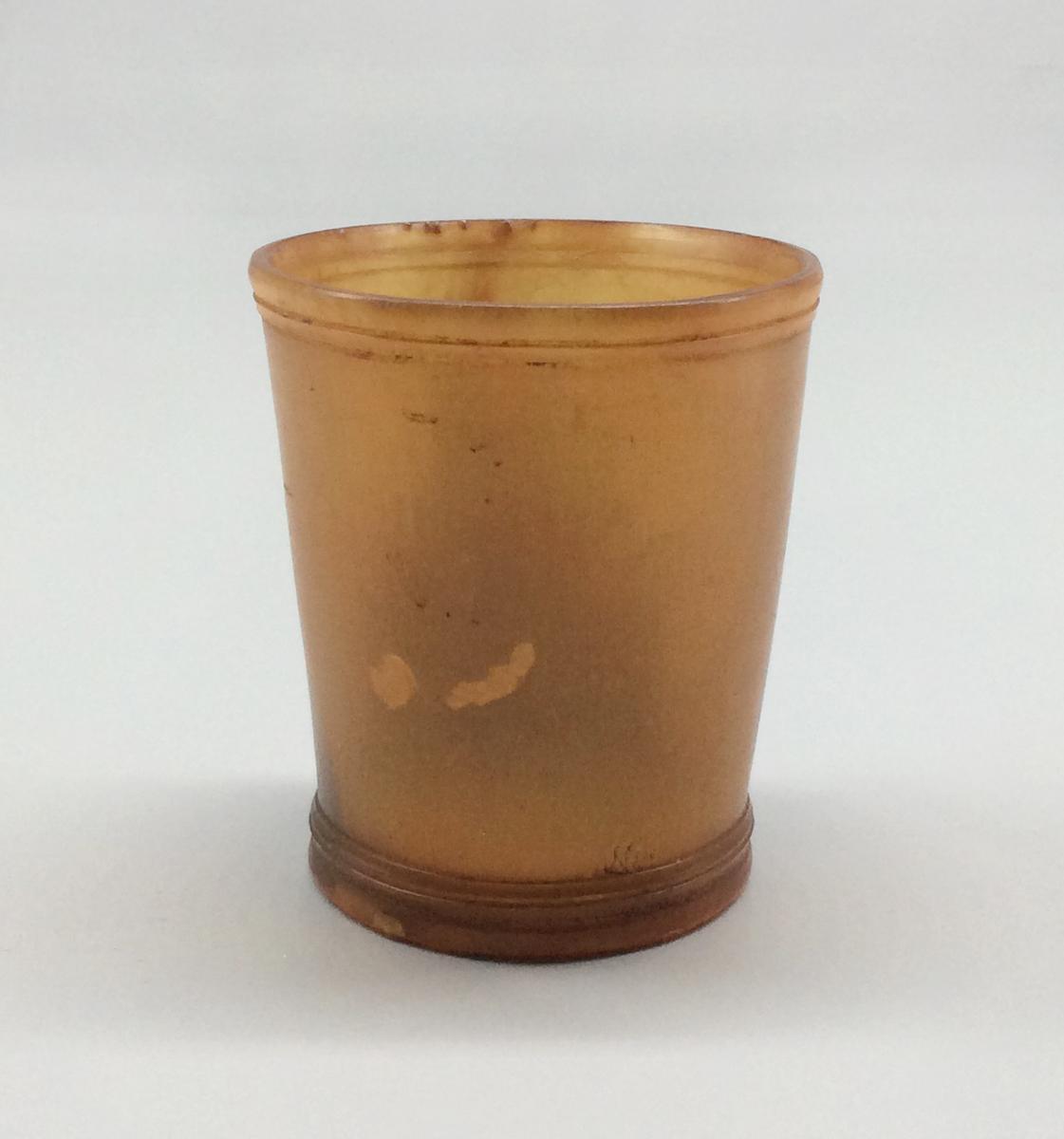 1955.0044.003 Beaker, view 2