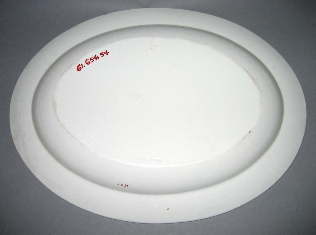 1961.0654.0054 Dish underside